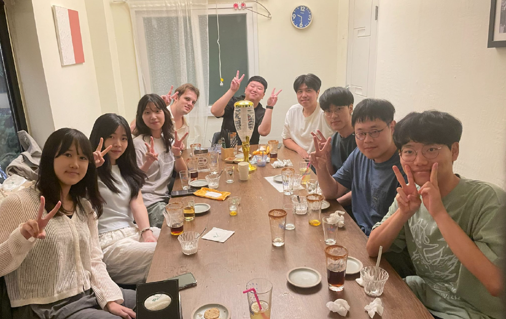 /images/posts/17/연구실회식.png