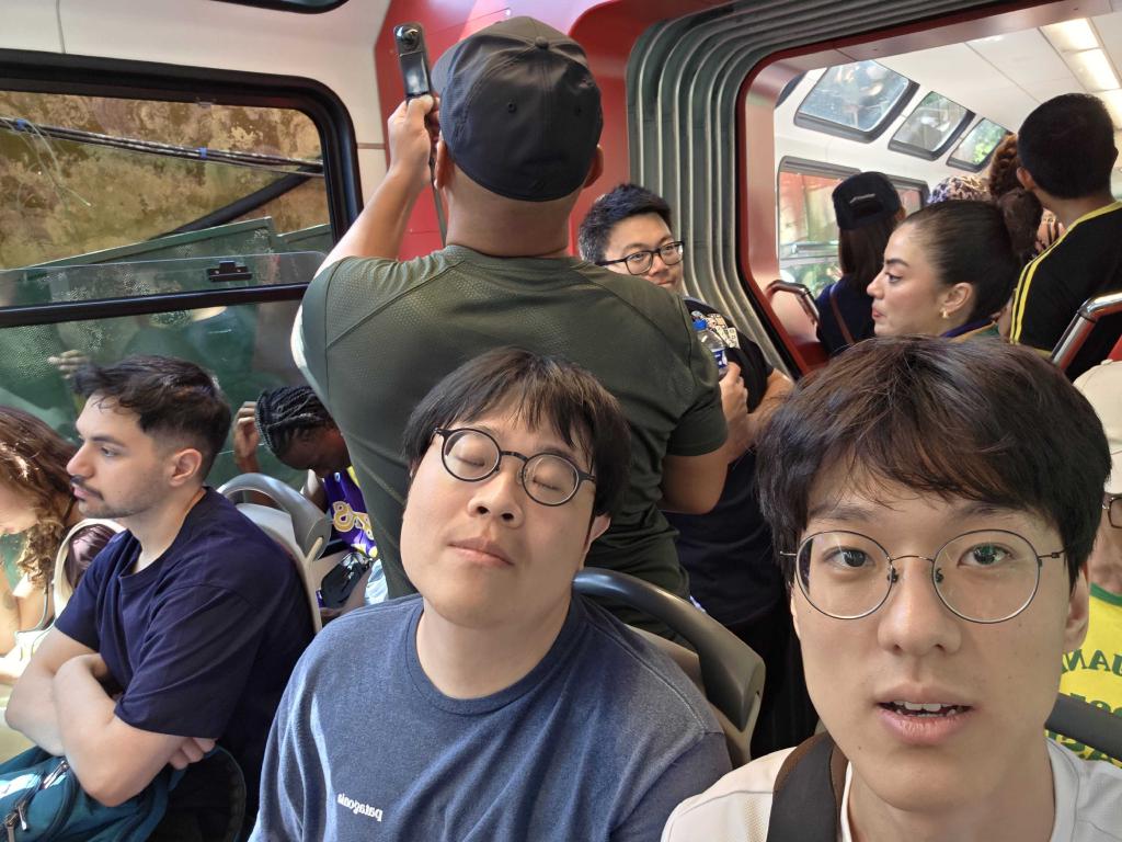 /images/posts/49/ICLR4.jpg